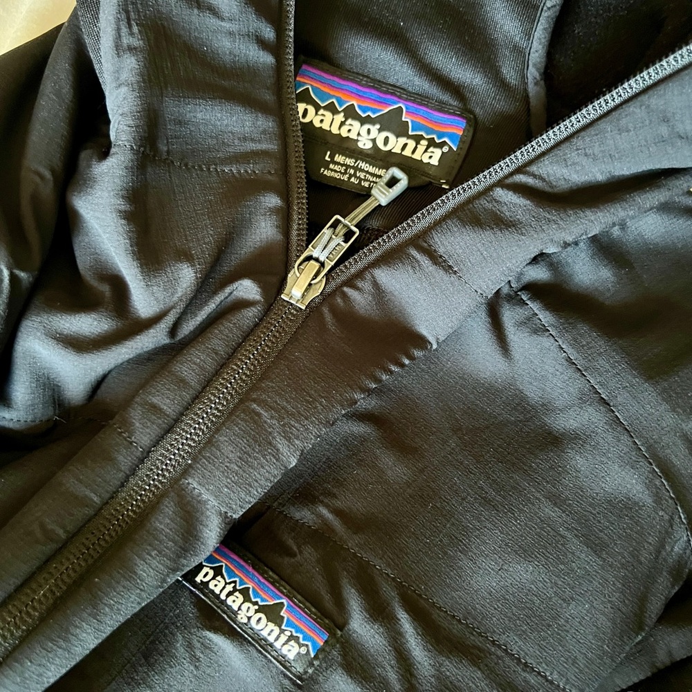 Men’s Patagonia Jacket - Size Large - Black